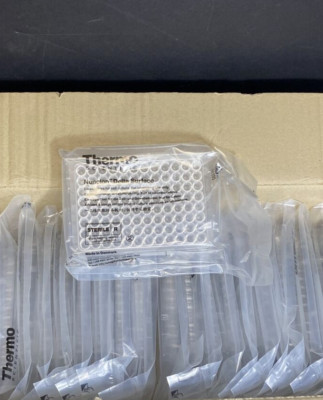 ホワイト　ベージュ Thermo Scientific Microplate with Lid 96 Well Total of 25 Plates