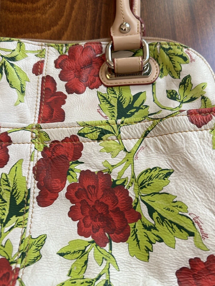 TIGNANELLO Cama de Rosas Cuero Suave Bolso de Hombro Rosas Rojas Blanco Cartera Foto 2 de 4