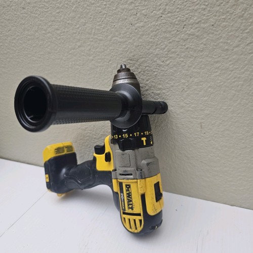 DEWALT DCD985 20V MAX 1/2" Cordless Hammer Drill/Driver + Side Handle AG - Picture 16 of 17