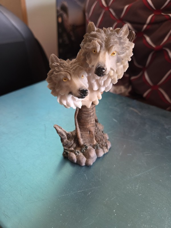 Wolf Figurine Two Heads Gray Resin 6" Table Top Tree Branch 