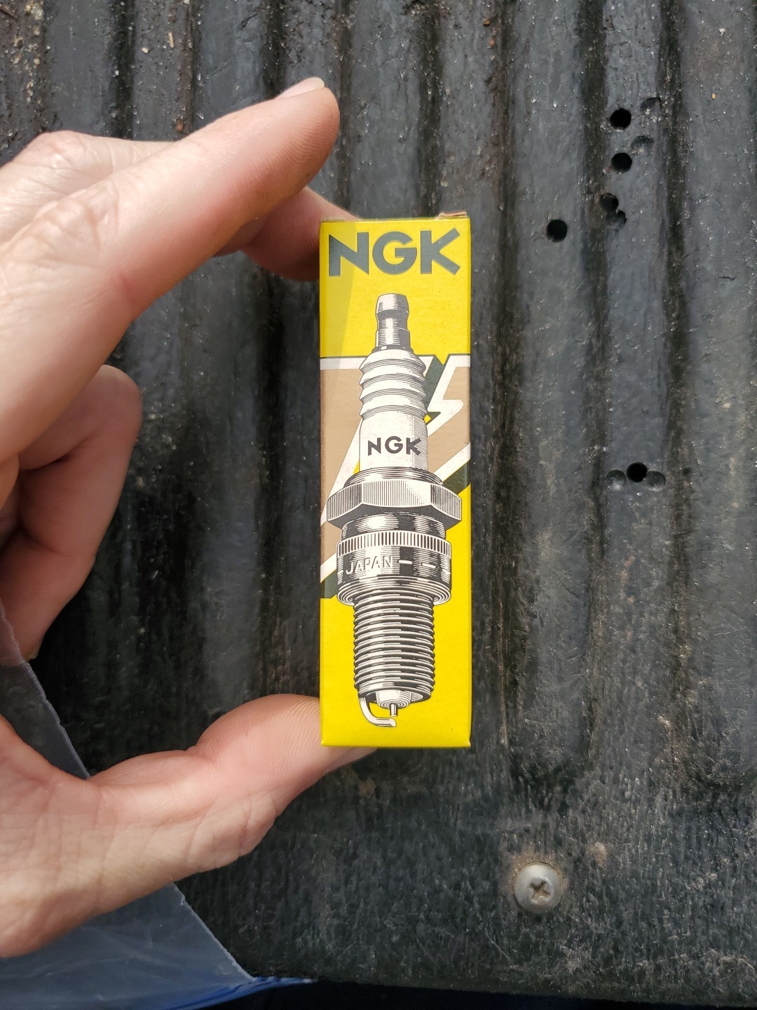 B9EV NGK Spark Plug NEW NOS Honda Suzuki RM125 CR RM KX YZ 