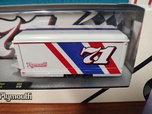 2025 M2 Mach. Auto Haulers 1974 Dodge W200 Power Wagon & 1971 Plymouth Cuda R85 - Picture 4 of 10