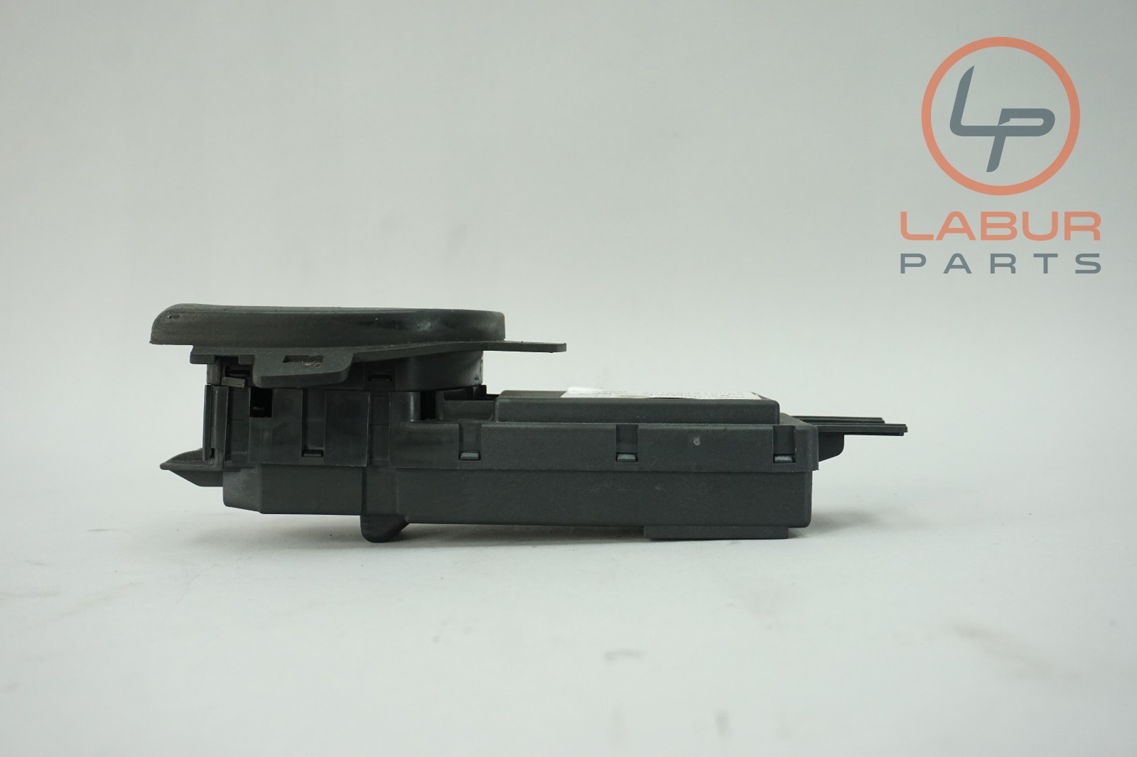 M139 03-13 Maserati Quattroporte Front Right Passenger Door Window Switch B1015