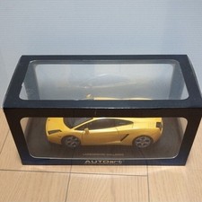 Autoart 1/18 Lamborghini Gallardo Mini Car Metallic Yellow