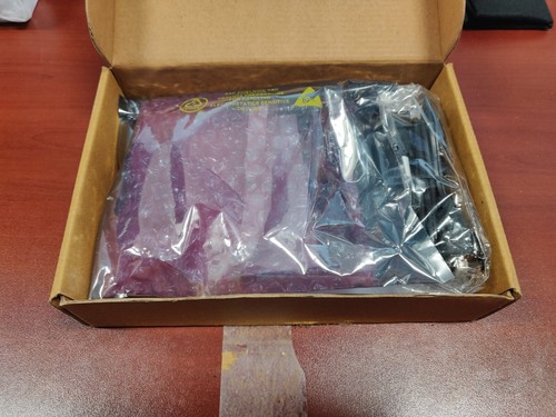 New APC AP9620 Smart Slot Legacy Communication Card - Picture 2 of 3