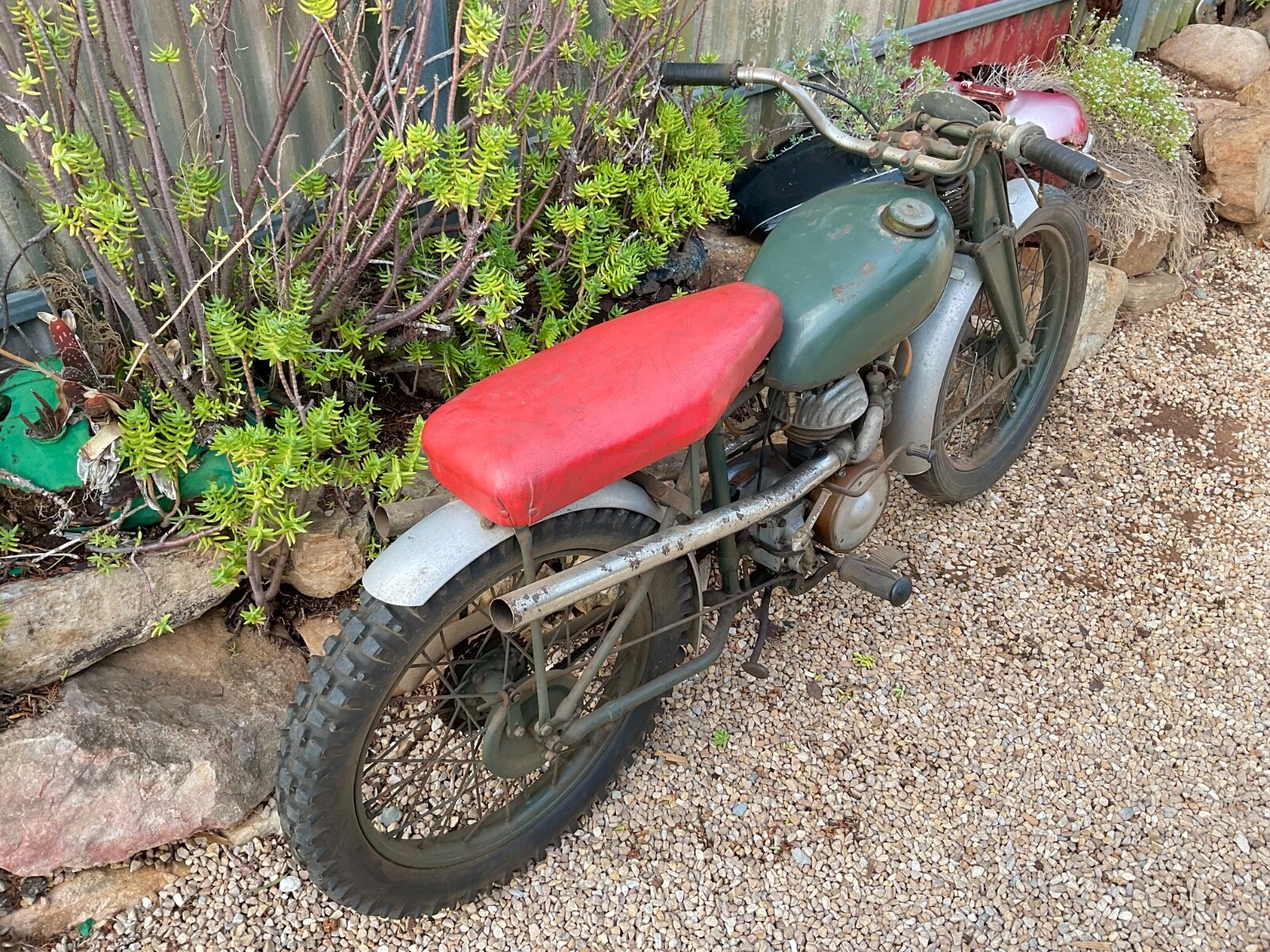 Picture 5 of 24