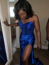 Royal blue sleeveless Prom dress! Size 6 mermaid fit 