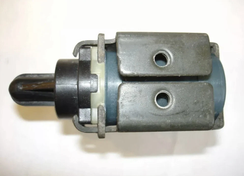 89-94 SUZUKI SWIFT GEO METRO OEM IDLE AIR CONTROL IAC VALVE 18117-60B10 - Image 4 of 4