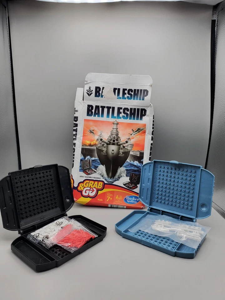 BATTLESHIP HASBRO GRAB AND GO GAME TRAVEL SIZE SMALL COMPACT opened for pictures - Image 3 of 4
