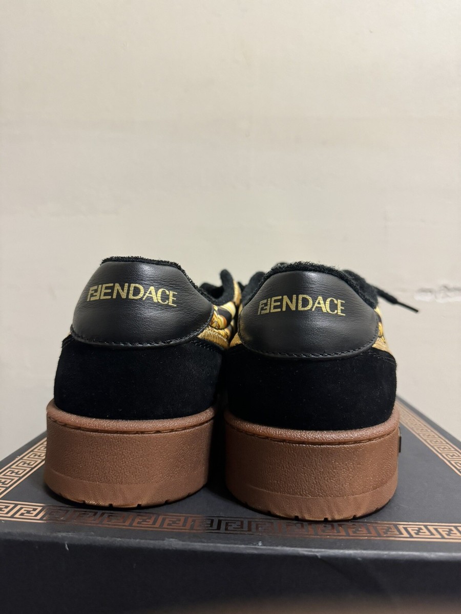 FENDACE⭐︎VERSACE✖️FENDIコラボスニーカー FENDACE⭐︎VERSACE✖️FENDIコラボスニーカー - メルカリ