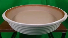 Pampered Chef Oval Stoneware Baker Family Heritage Vanilla 11" Diameter Casserol