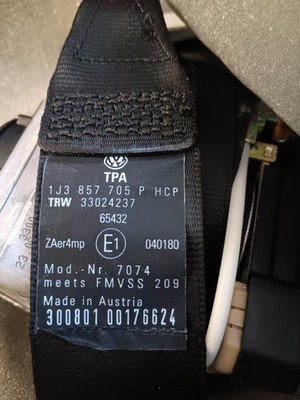 Original VW Golf 4 Dreipunkt Sicherheitsgurt schwarz vorne links 1J3857705PHCP