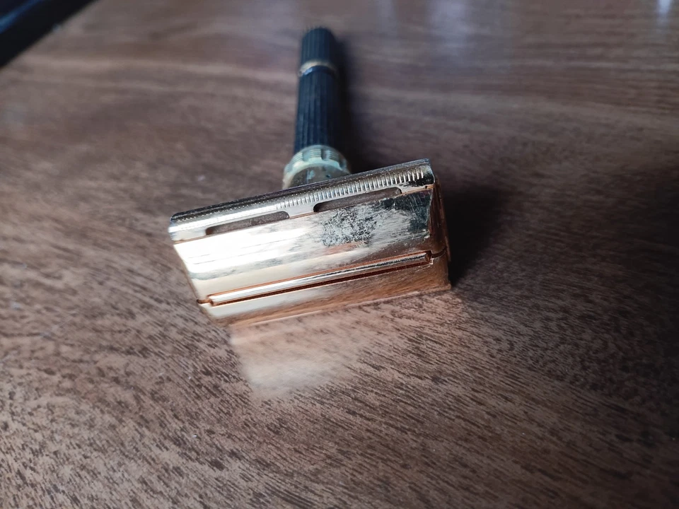 Navaja de afeitar Gillette vintage 1970 ajustable tono dorado negra belleza seguridad P1 Foto 3 de 4