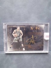Giannis Antetokounmpo 2015-16 Panini Noir Colo Bronze Auto /25 CASE SCRATCHED