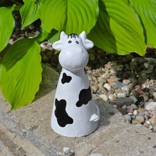 Gartenfigur Kuh Kühe aus Steinguss Frostfest Gartendeko Dekoration Geschenkidee