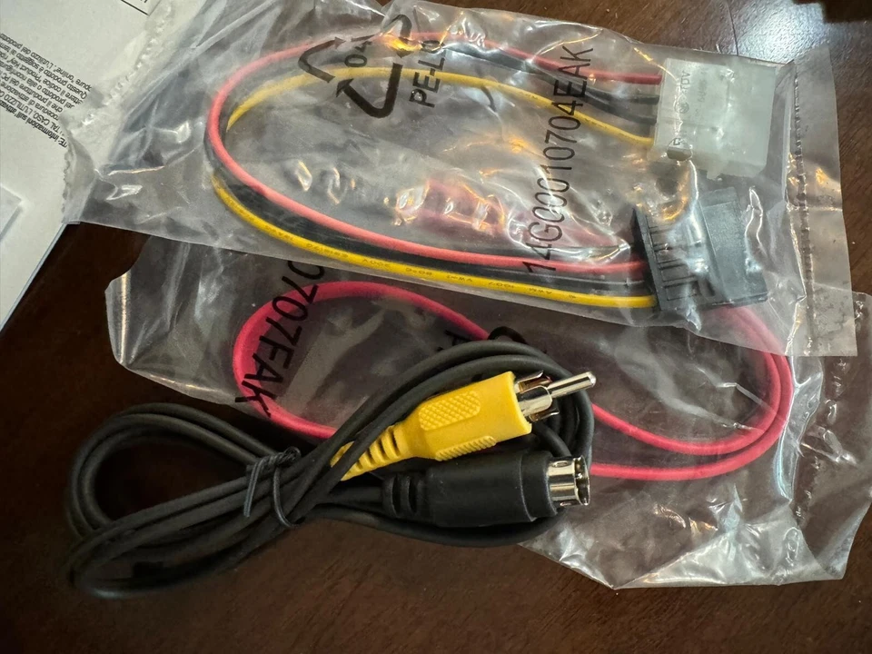 Big Box ATI Radeon 9250 256mb DDR-AGP-8X-DirectX-9.0-128 bit-RARA COMPLETA - Immagine 2 di 4