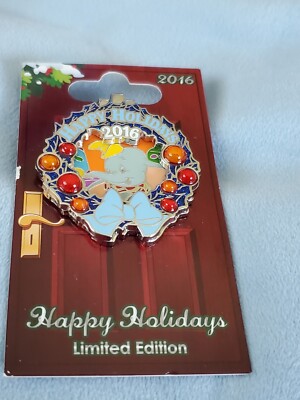 Disneyland Hotel Holiday Wreath 2016 pin Dumbo LE 1500