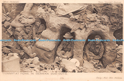 R440600 Tommy zu Hause in deutschen Ausgrabungen Krone Tagespost Kriegsbilder Serie 4