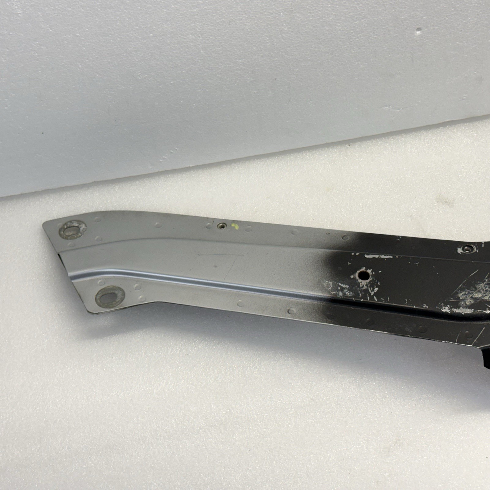 03-13 Maserati Quattroporte M139 Front Upper Radiator Support Bracket OEM