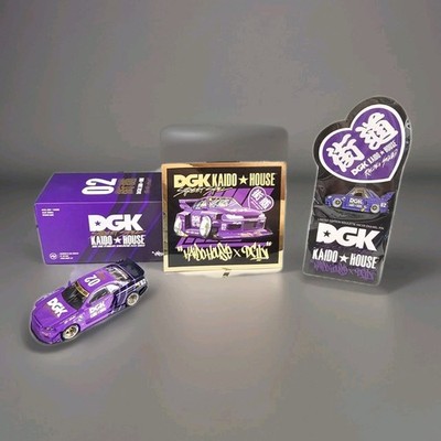DGK X KAIDO HOUSE Nissan R34 GT-R SKYLINE + PIN + STICKER DGK X KAIDO HOUSE Nissan R34 GT-R SKYLINE + PIN + STICKER