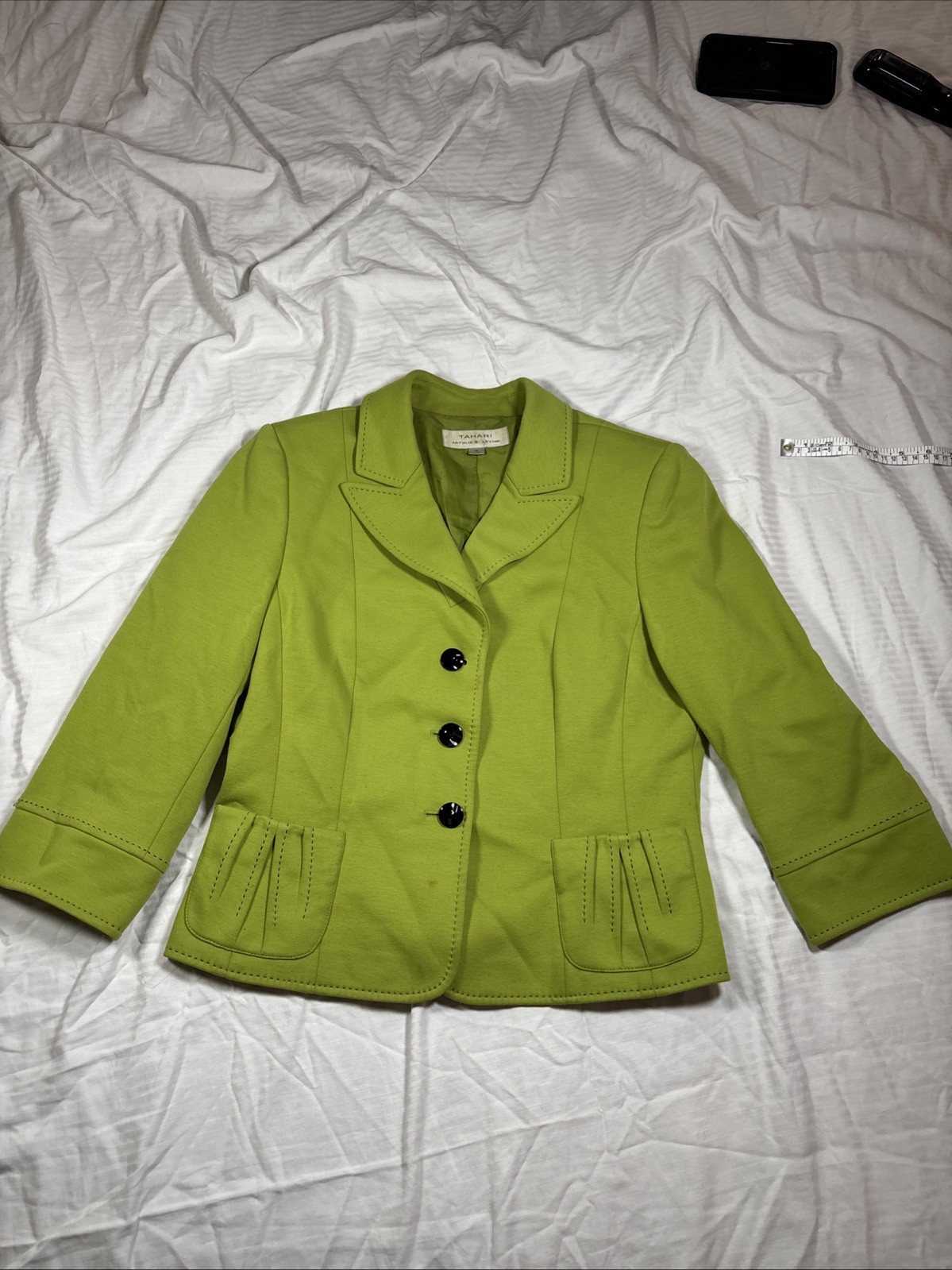 Tahari Lime Green 3-Button Blazer Jacket Womens Size 10 Pleated Pockets Lined