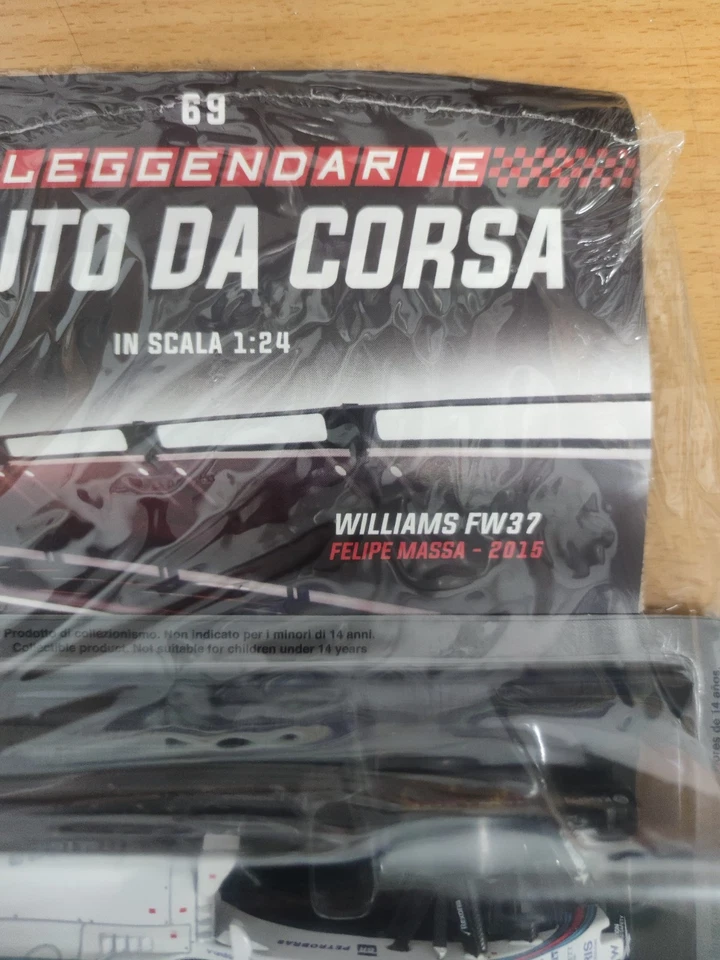 1:24 Williams FW37 - Felipe Massa - 2015 - Leggendarie Auto da Corsa CENTAURIA  - Immagine 2 di 4