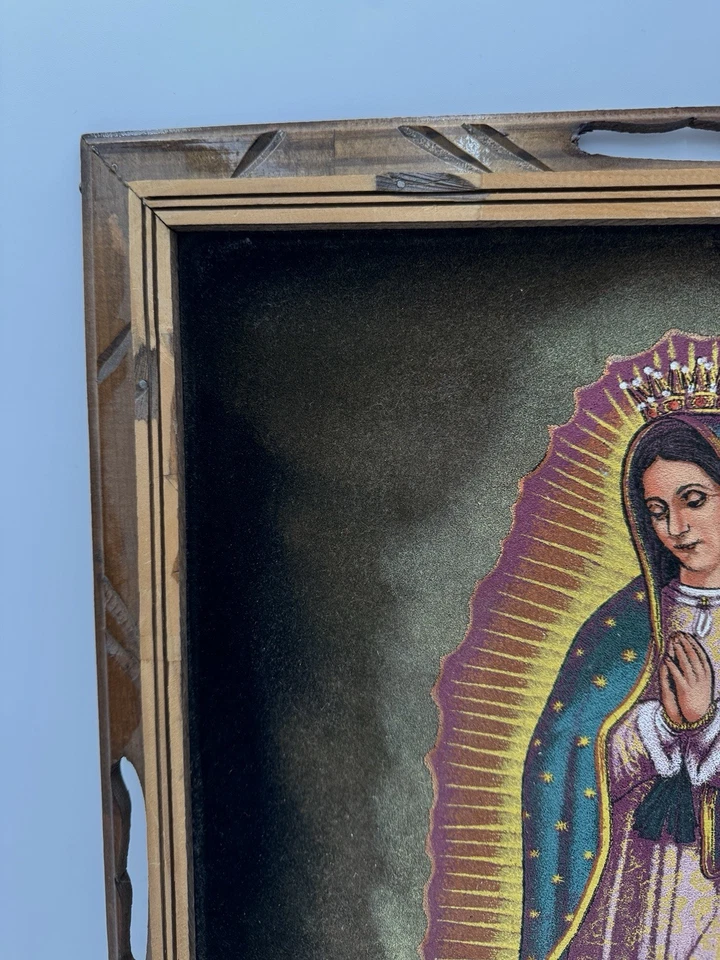 Pintura Terciopelo Nuestra Señora de Guadalupe Enmarcada De Colección México Firmada Sénchez Foto 4 de 4