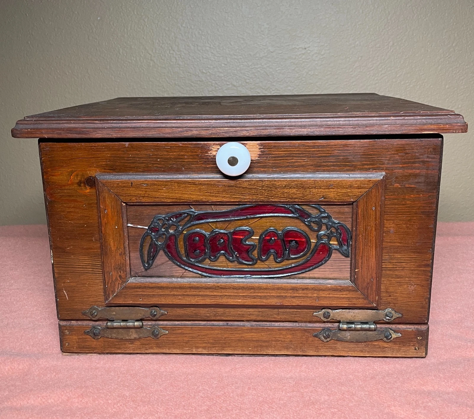 Cottage Core Wooden Bread Box with White Handle and Door Stained Glass Bread VTG
Opens in a new wind