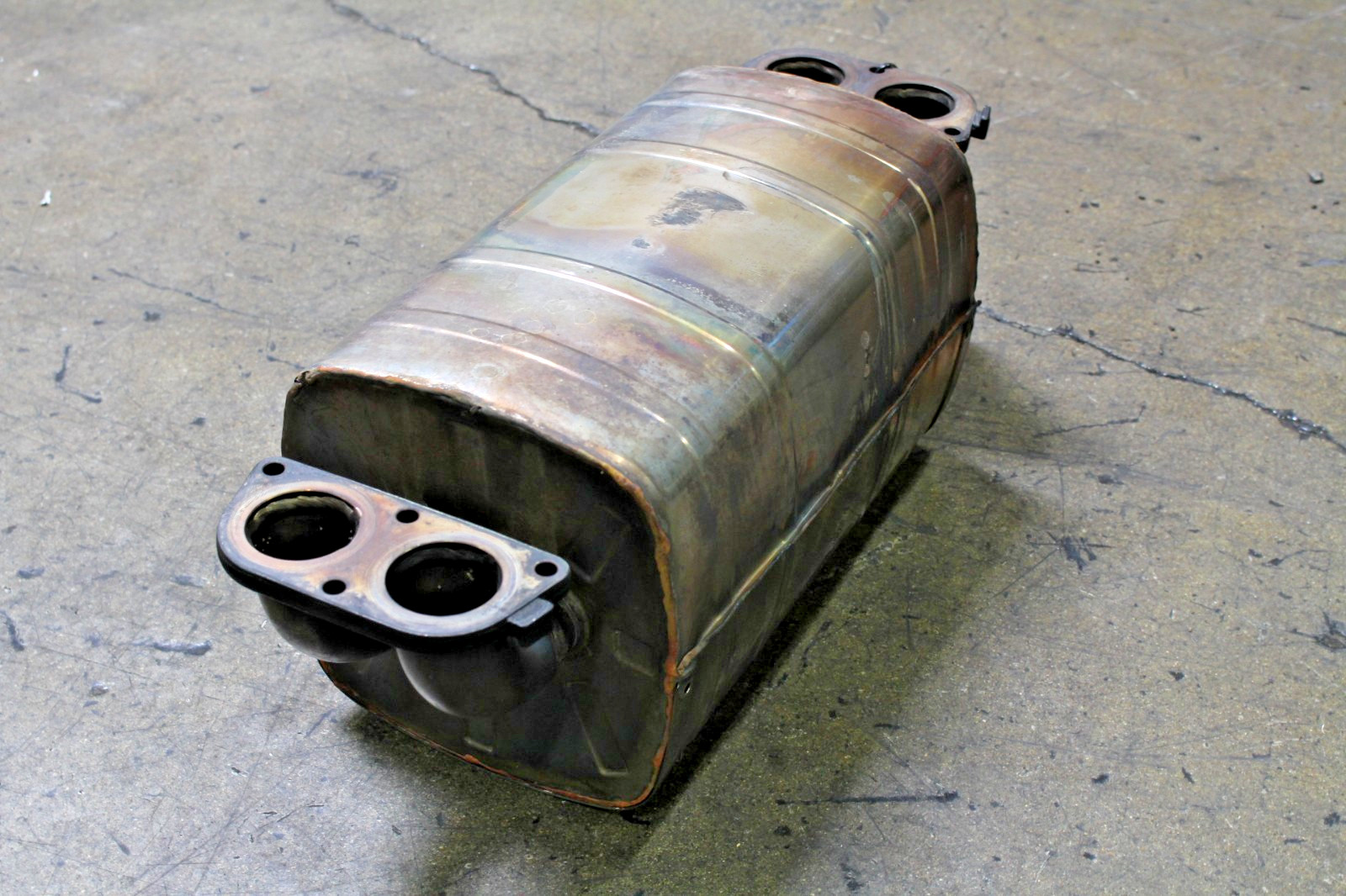 Ferrari F430, Center Muffler, Exhaust Silencer, Smoke Dmg, Used, P/N 214176