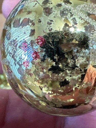 UT Unique Treasures Glass Ball Christmas Ornaments (8) Green w/ Glitter 1.5" - Picture 5 of 7