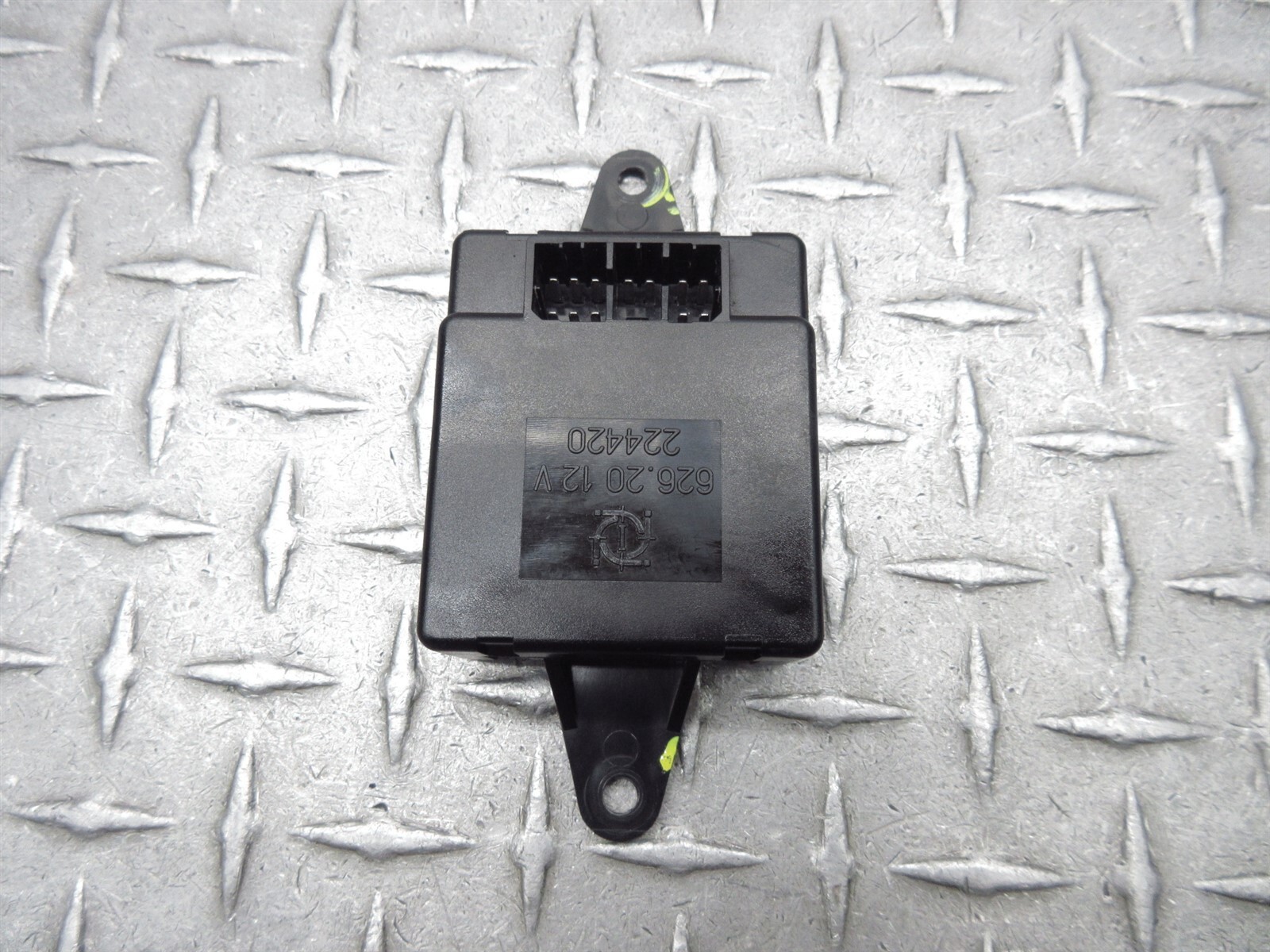 2008 Ferrari F430 Spider 224420 Interior Light Timer ECU Relay Control Unit OEM