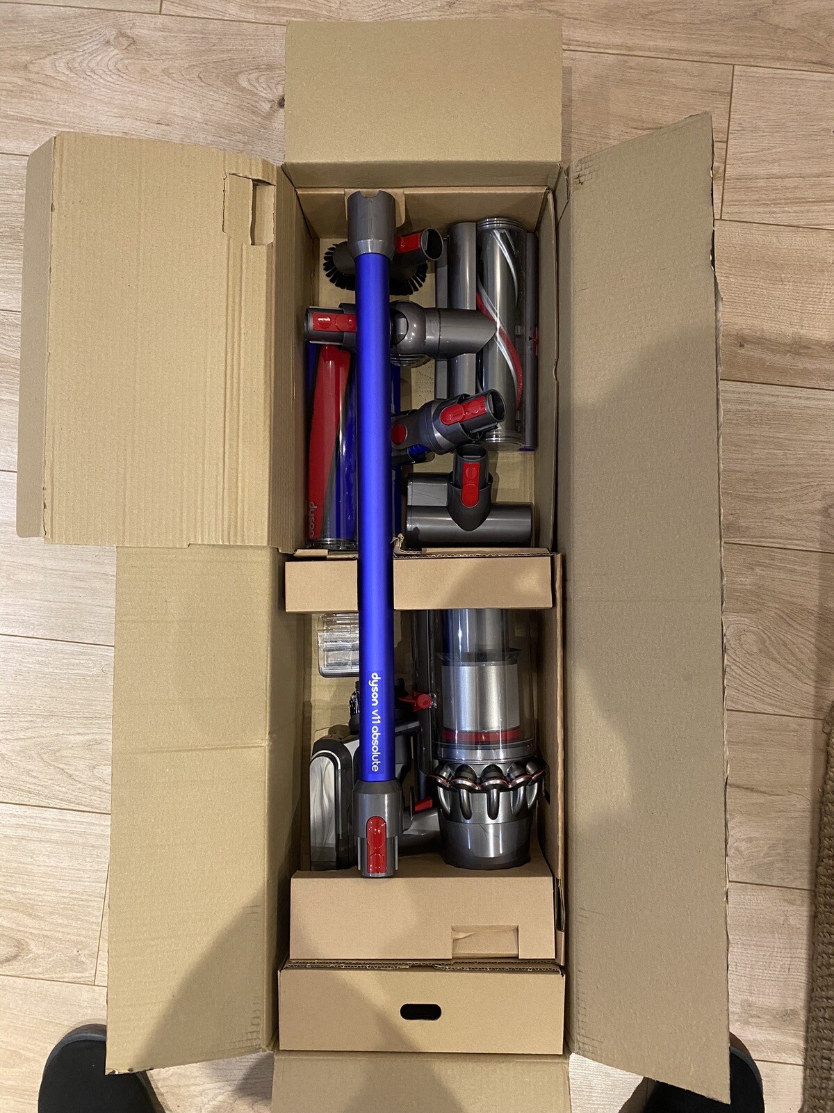 Dyson V11™ Absolute Cordless Vacuum RRP £599 5025155040348 eBay