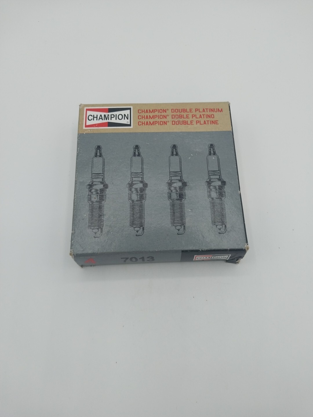 NEW Set of  4 Champion Spark Plugs Double Platinum Power 7013