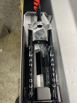 R8 Pro Suspension Fork - Manitou - 29'', 27+, 120 mm, 15 x 110,