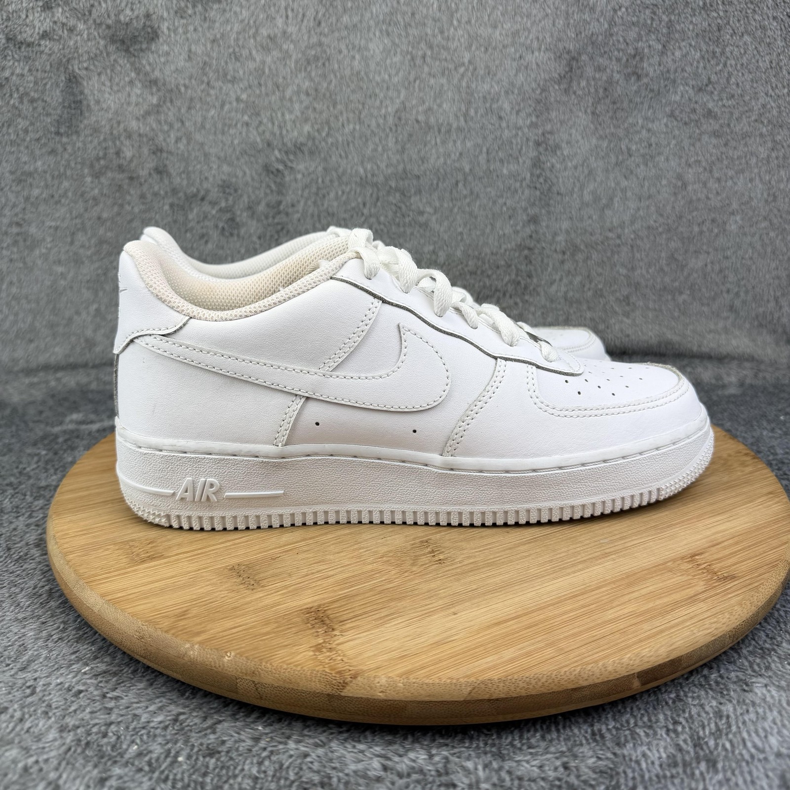 Nike Air Force 1 LE Shoes Boys Size 7Y White All White Sneak