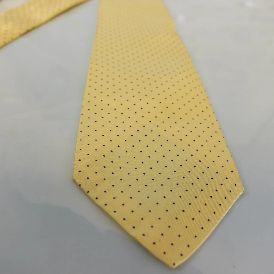 Vestido Traje Corbata Para Hombres Amarillo Micro Lunares Sarga Tejido Prendas para el Cuello Corpcore KETCH Foto 4 de 4