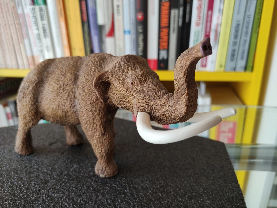 Safari 100081 AMERICAN MASTODON (2018)  Statuetta animale preistorico cm 20x11 - Immagine 2 di 3