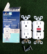  2 Leviton Tamper Resistant GFCI Outlet 15 Amp 125V Self Test White GFTR1-KW