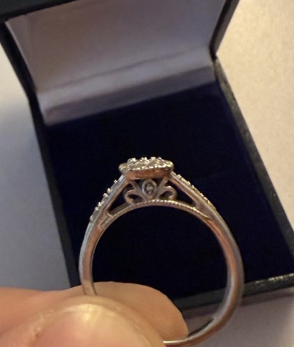 H Samuel Princessa 9ct White Gold 0.33ct Diamond Square Cluster Ring Engagment - Picture 6 of 8