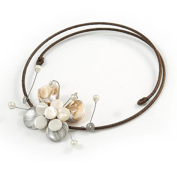 OFF WHITE Ciondolo Farfalla Conchiglia Mare Bianco Off con Collana Choker Filo Flesso 