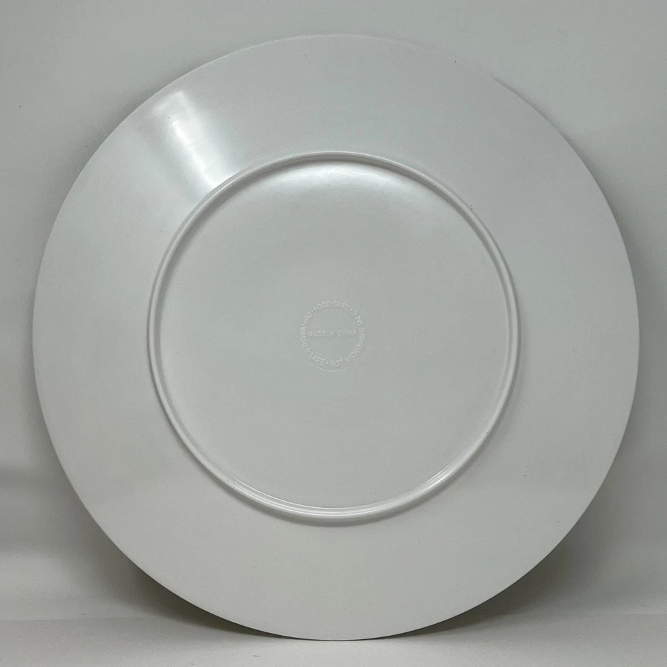 Melamine Dinner Plates Set of 4 Christmas Campers Trailer Summer Outdoors Woodla - Image 4 of 4