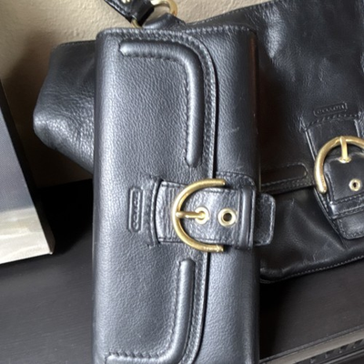 #ad Coach Campbell Black Large Shoulder Bag Zip Buckle Gold Matching Wallet $225.00