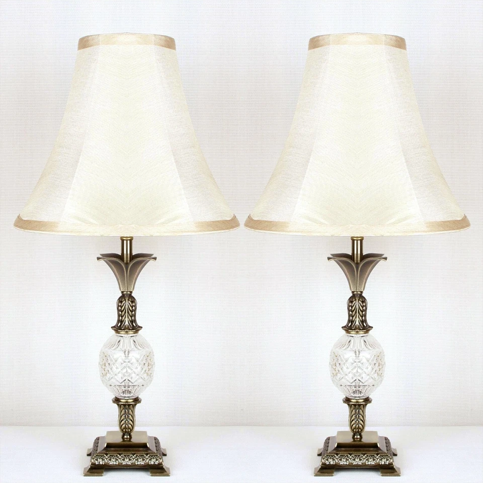 PAIR of Traditional Antique Style Table Bedside LAMPS - image 2 of 4