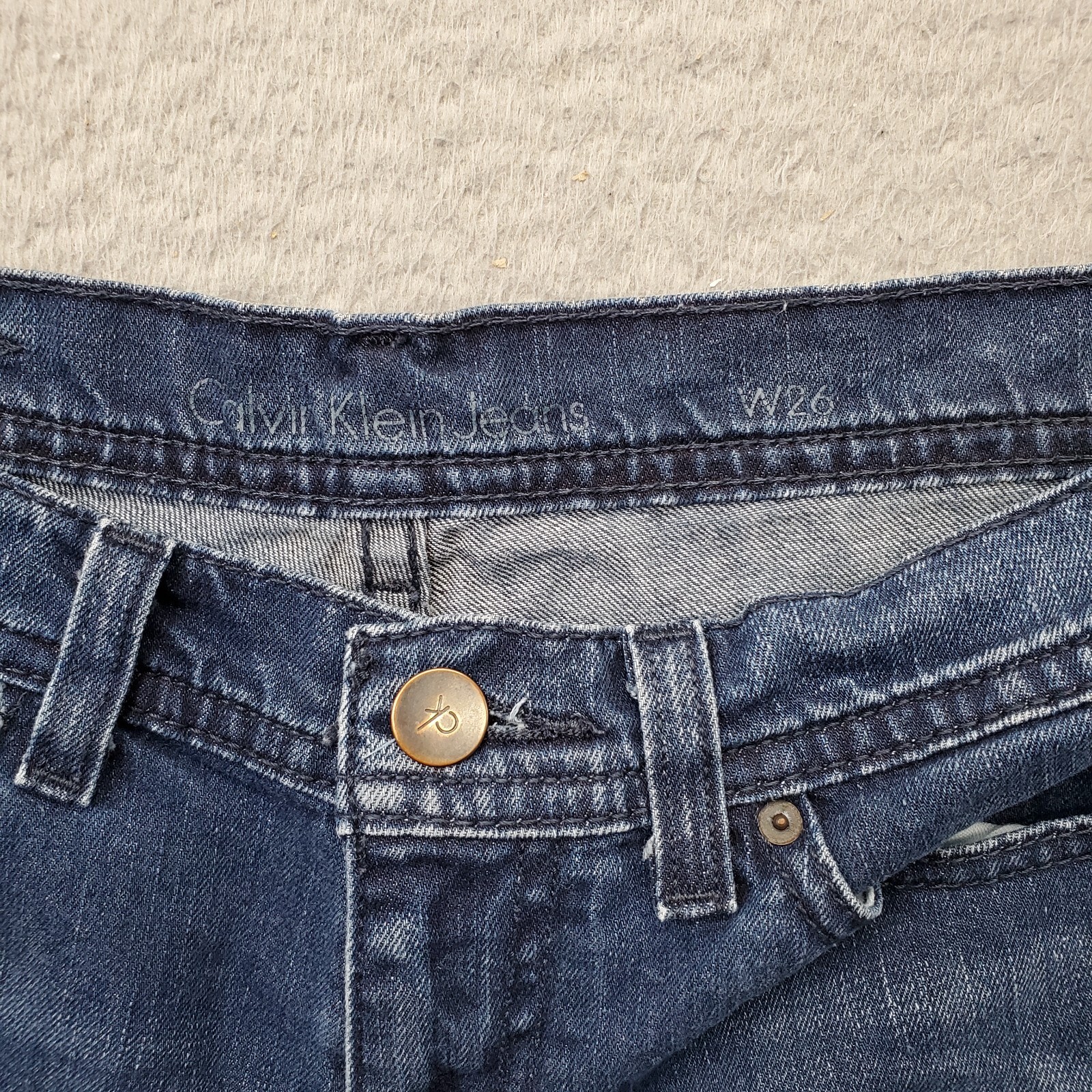 Calvin Klein Jeans Shorts Womens Size 26 Blue Denim Pockets Medium Wash Cuffed thumbnail 6