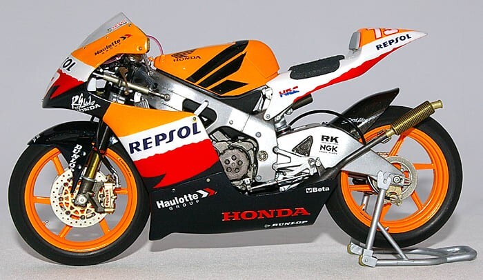 Hasegawa 1/12 model kit Repsol Honda RS250RW 2007 WGP250 from