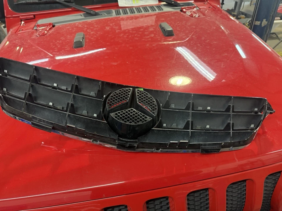 2006-2009 MERCEDES W209 CLK350 CLK550 FRONT BUMPER GRILLE ASSEMBLY A2098800223 - Image 3 of 3