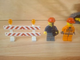 LEGO City #7632 Crawler Crane Complete with Instructions & Minifigures