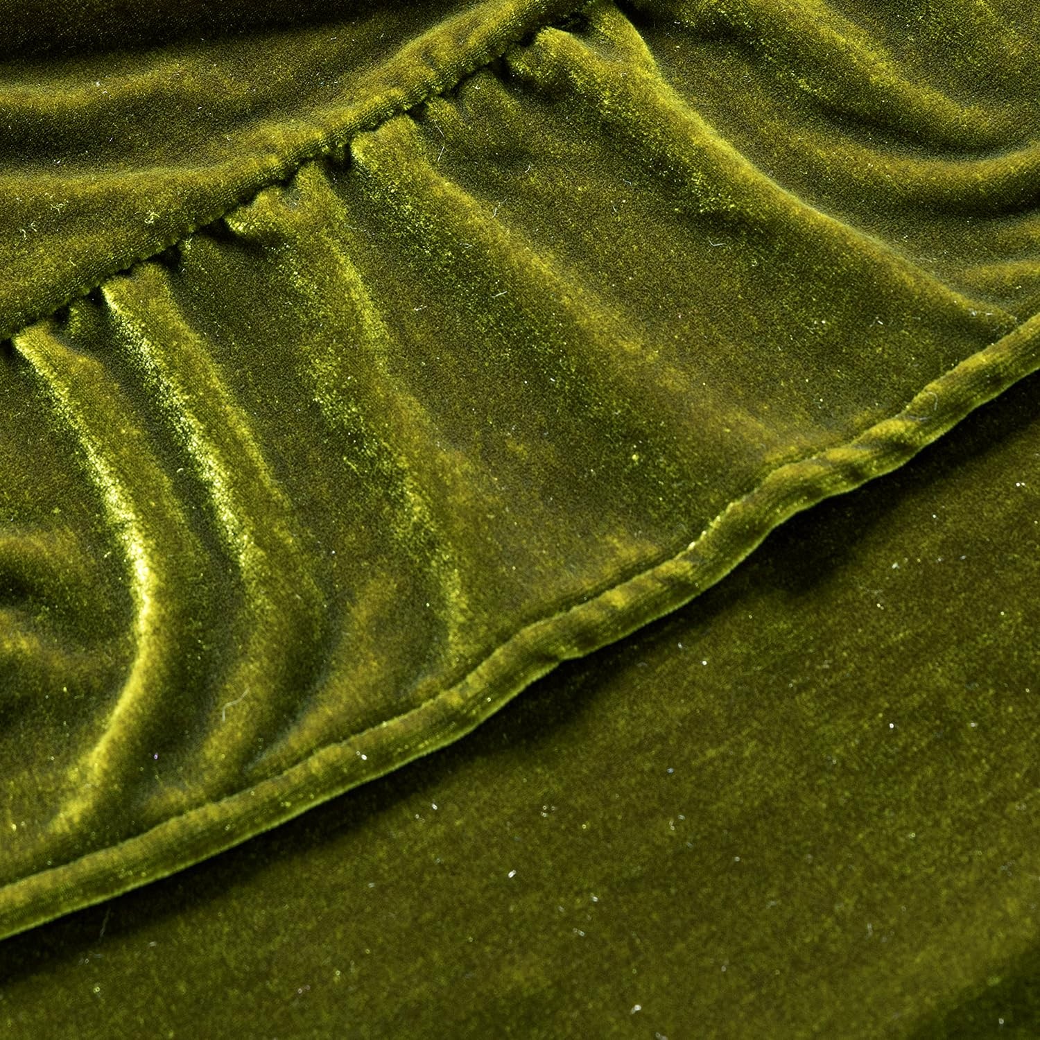 Velvet Table Cloth with Decorative Ruffle Edge Luxurious Soft Washable Rectan...