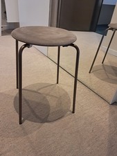 Fritz Hansen Hocker Nubukleder
