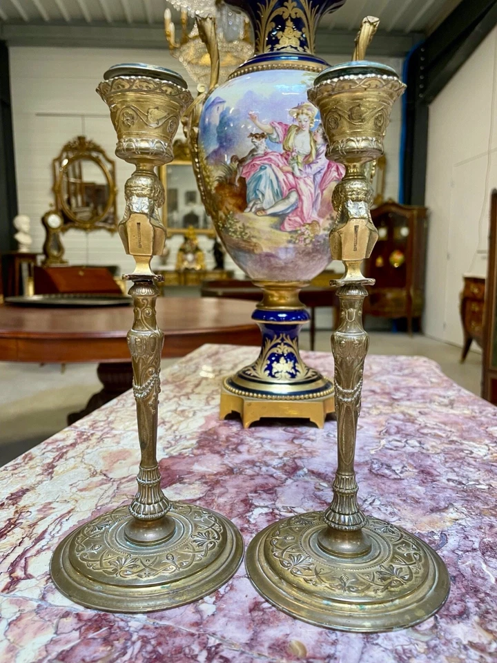 Ferdinand Barbedienne : paire de bougeoirs style Renaissance - Photo 3/4